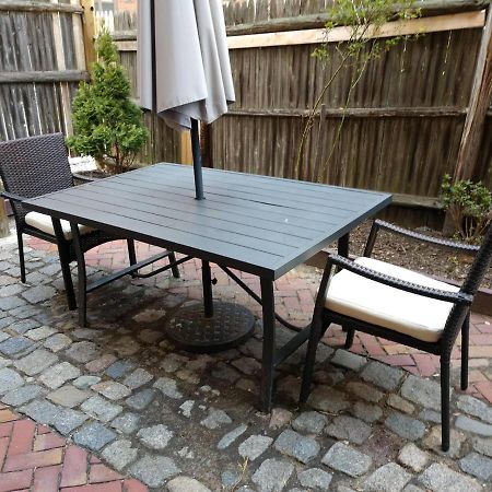 Parking - Private Entrance - King Beds Apartment Boston Luaran gambar